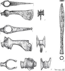 Sekery bradatice a kopí nalezené na prvním předhradí (podle Kouřil-Gryc 2011)